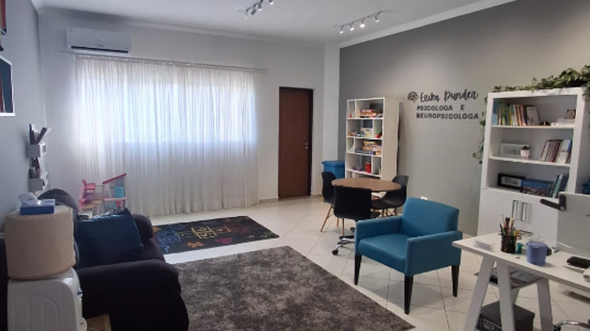 Ambiente interno do consultório da Dra. Erika Dunder